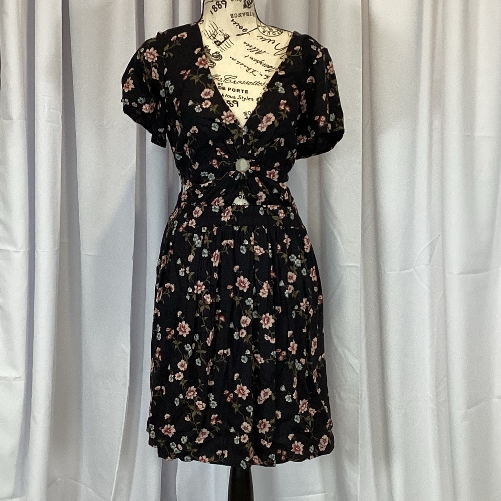32. American Eagle Black Mini Dress EUC Size Large - Picture 2 of 6